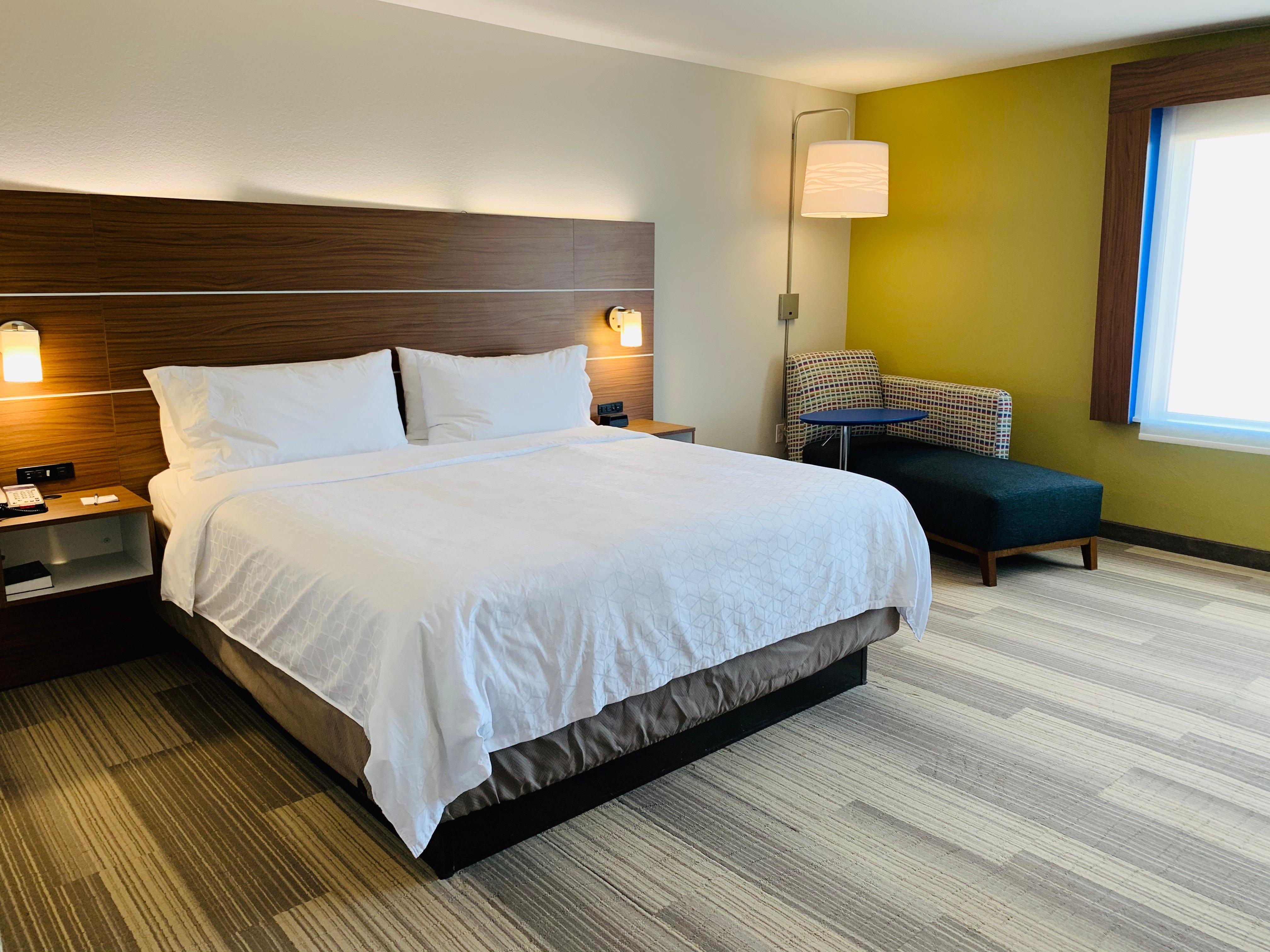 Holiday Inn Express & Suites Moore By Ihg Exterior photo