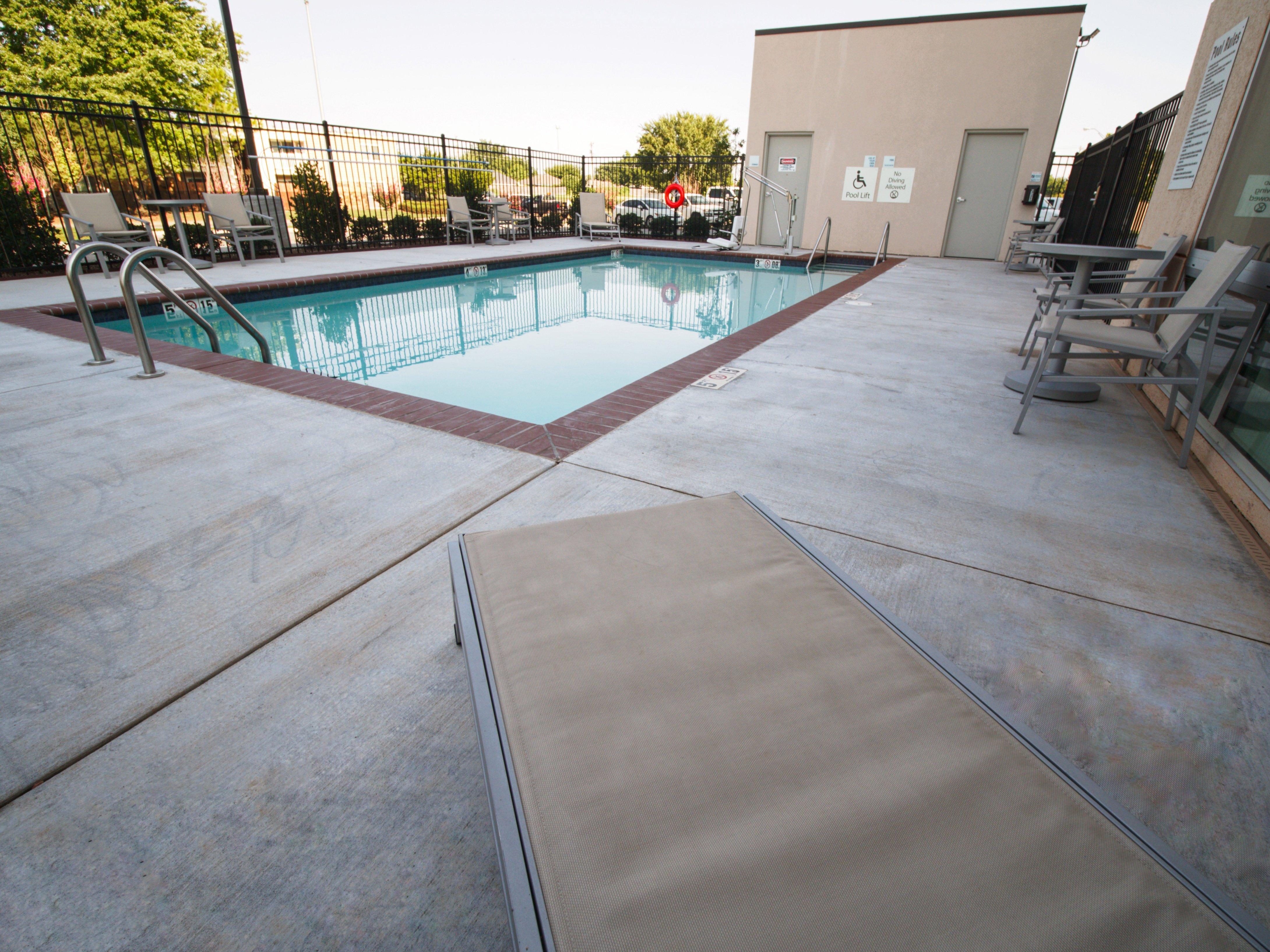 Holiday Inn Express & Suites Moore By Ihg Exterior photo