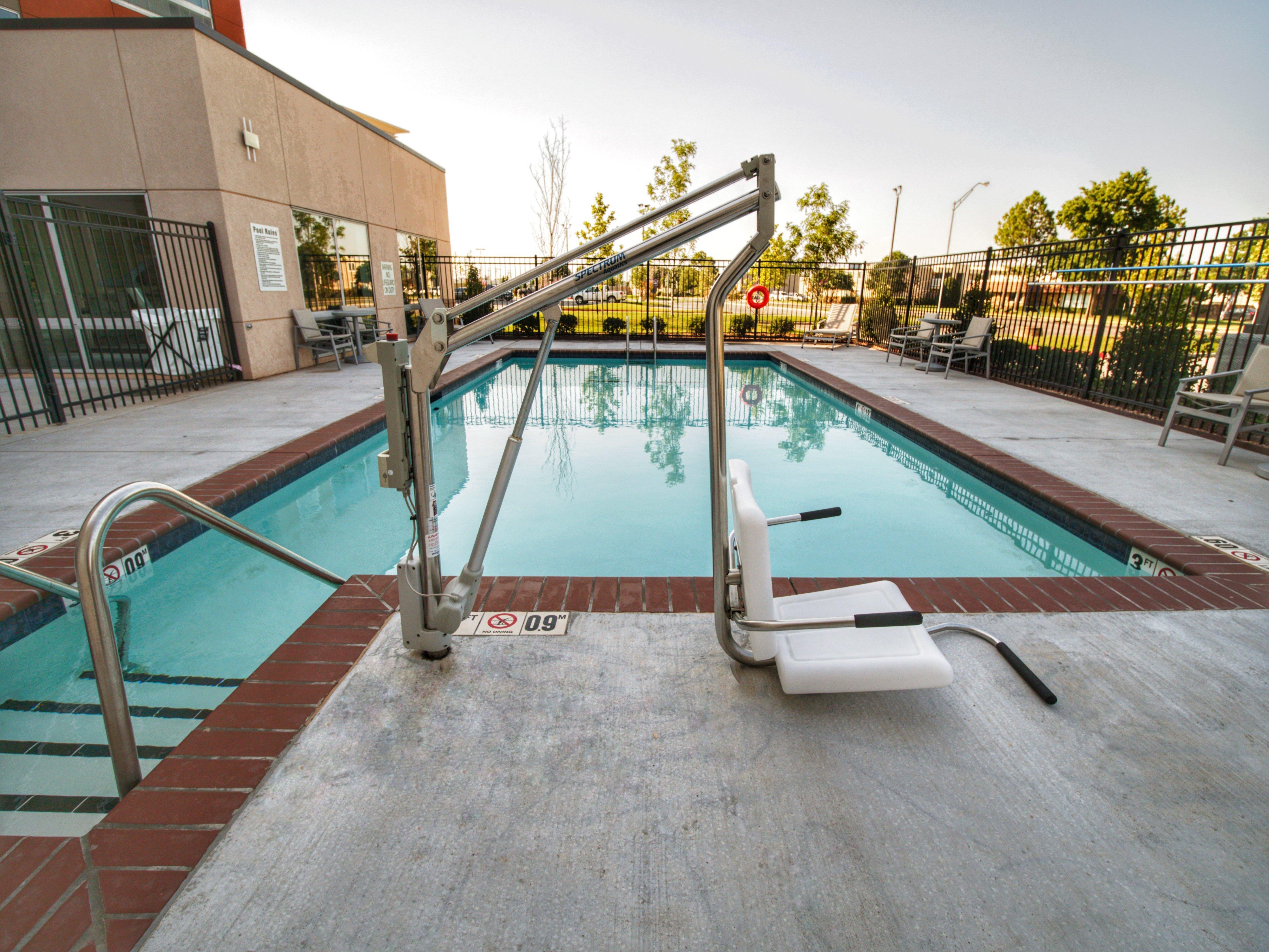 Holiday Inn Express & Suites Moore By Ihg Exterior photo