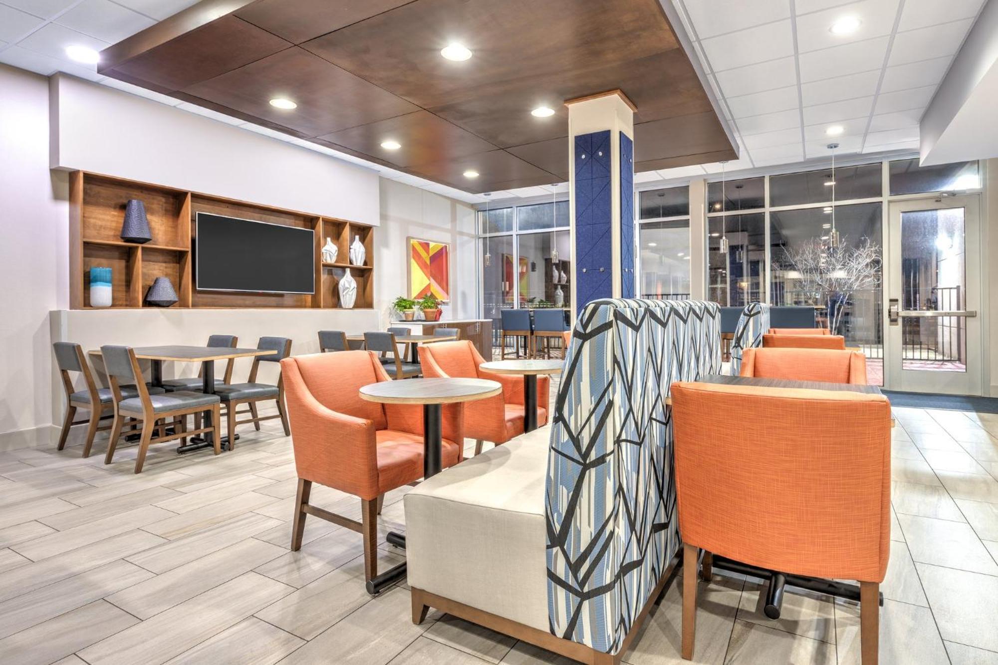 Holiday Inn Express & Suites Moore By Ihg Exterior photo