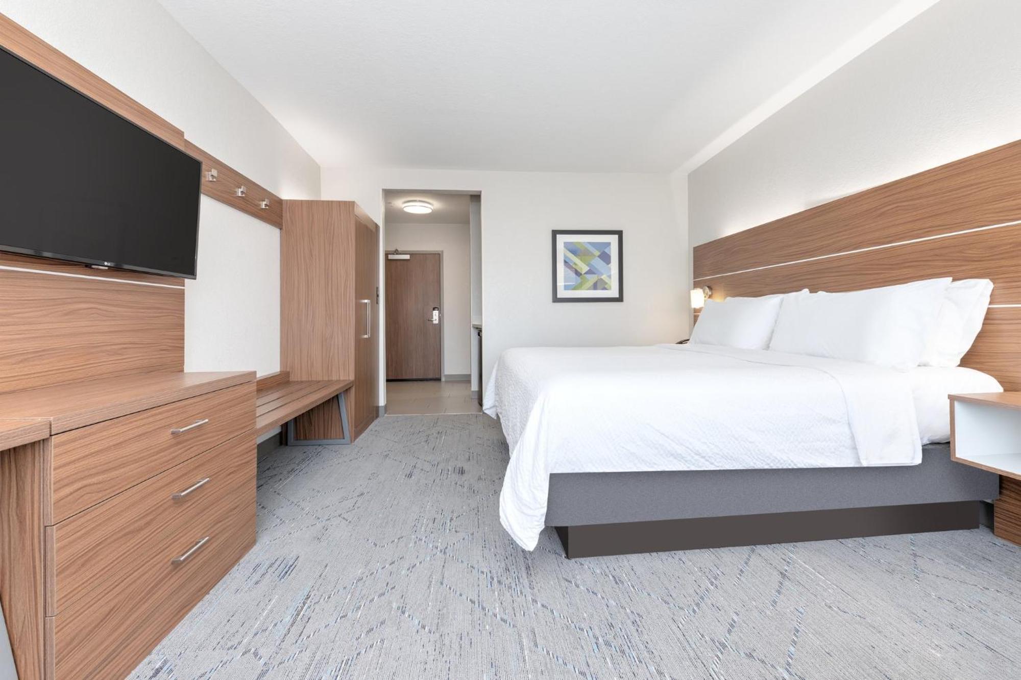 Holiday Inn Express & Suites Moore By Ihg Exterior photo