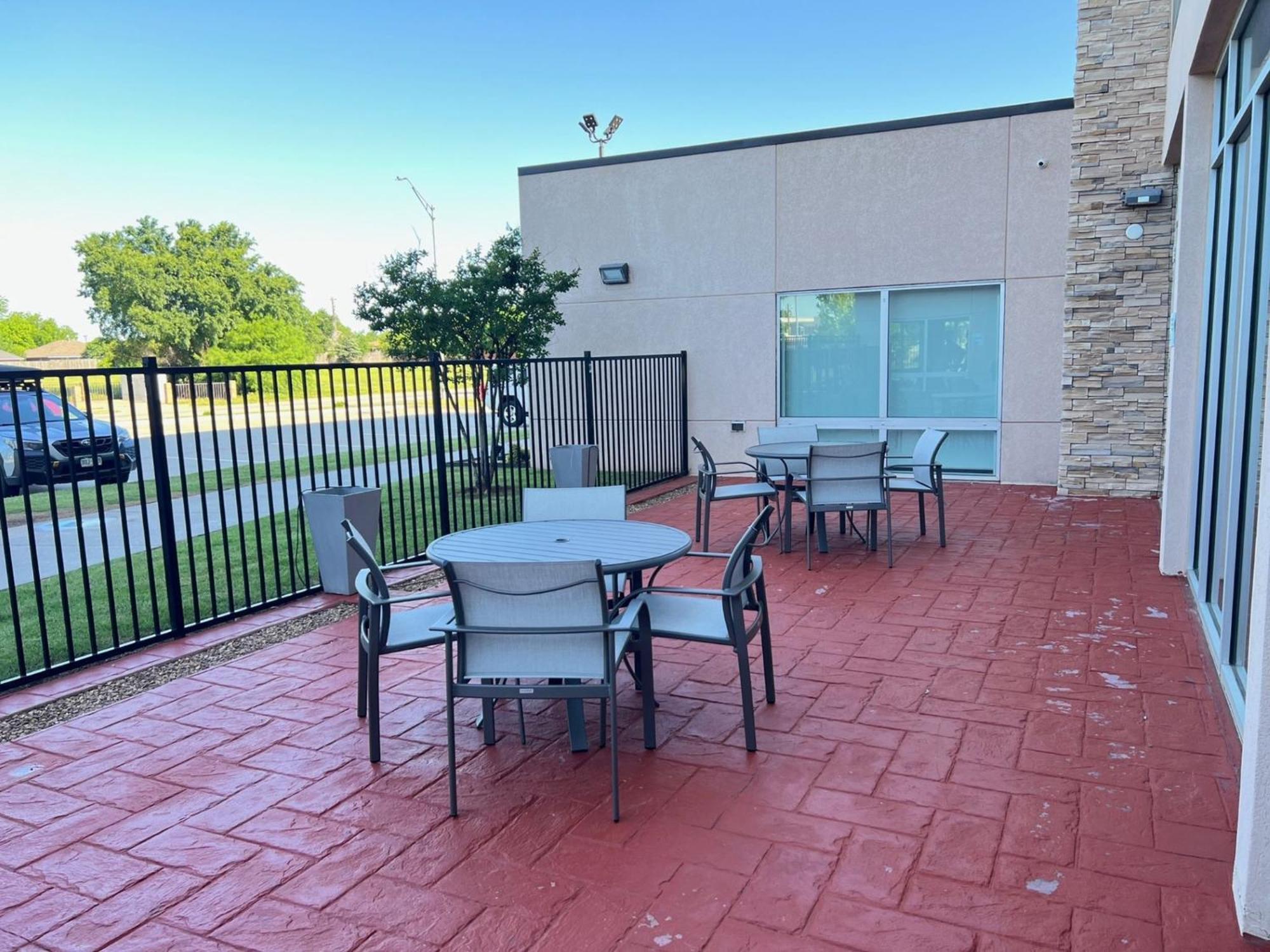 Holiday Inn Express & Suites Moore By Ihg Exterior photo
