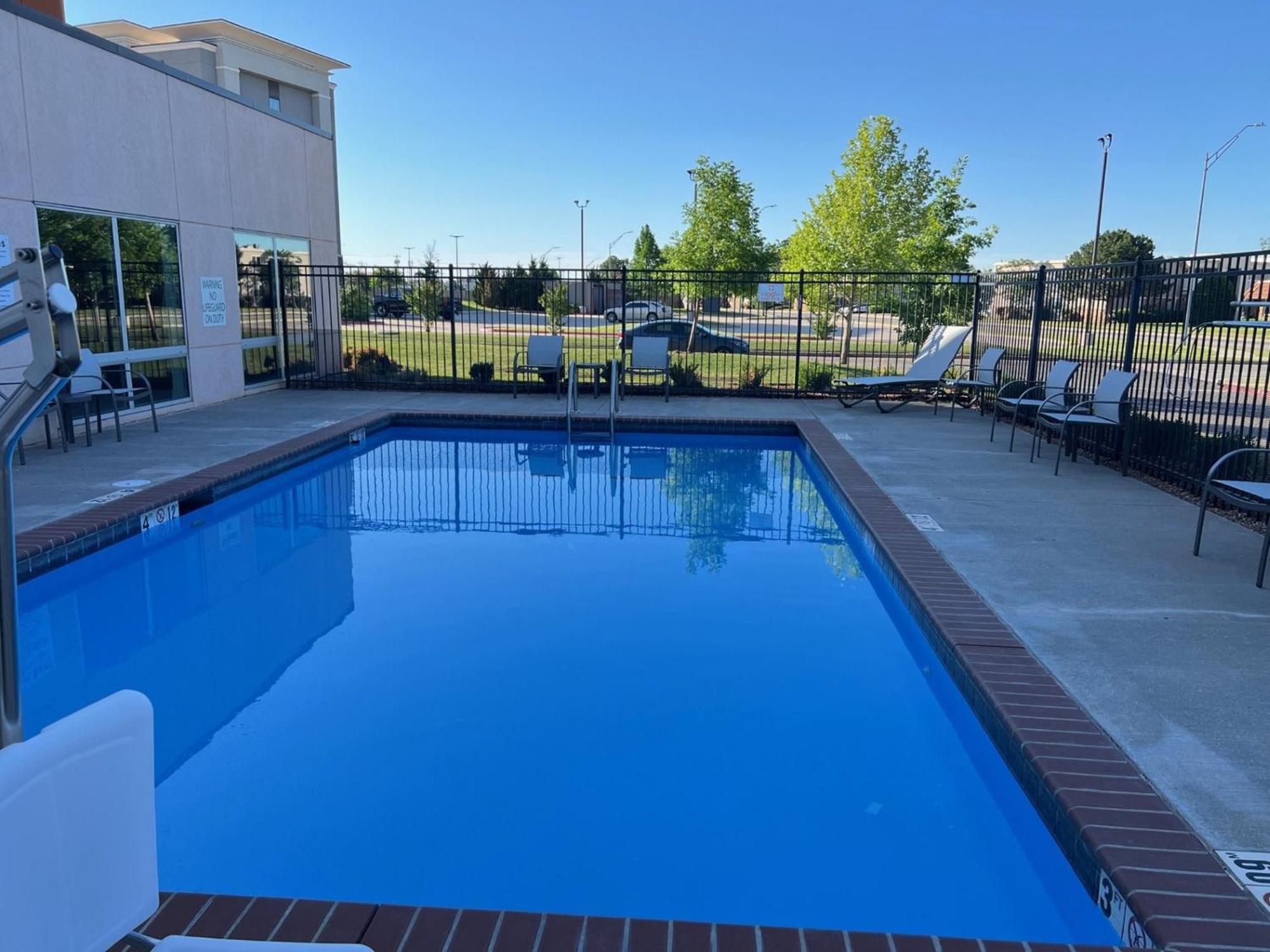 Holiday Inn Express & Suites Moore By Ihg Exterior photo